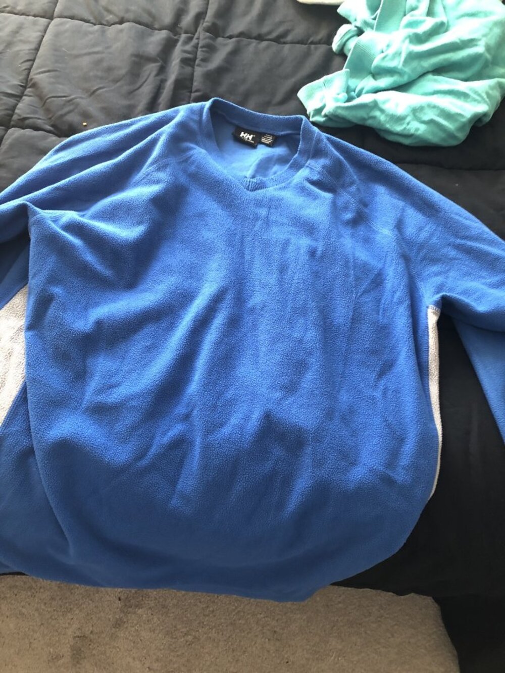 Helly Hanson pull over - Picture 1 of 3